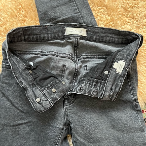 Madewell 9" Mid-Rise Skinny Jeans in Berkeley Black: Button-Through Edition - Picture 7 of 9